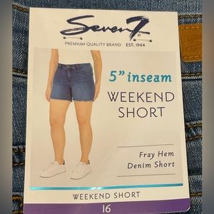 NWT Seven 7 Size 16 Weekend Shorts! Lots of stretch in these amazing sho…